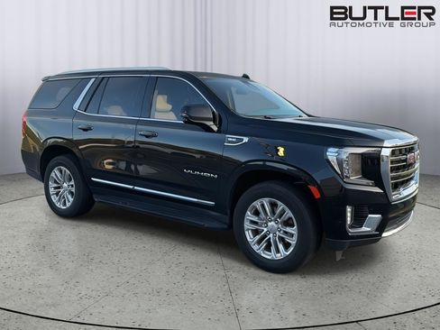 Used 2023 GMC Yukon SLT w/ SLT Premium Package RWD image 7