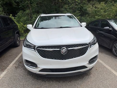 Used 2020 Buick Enclave Avenir w/ Avenir Technology Package FWD image 2