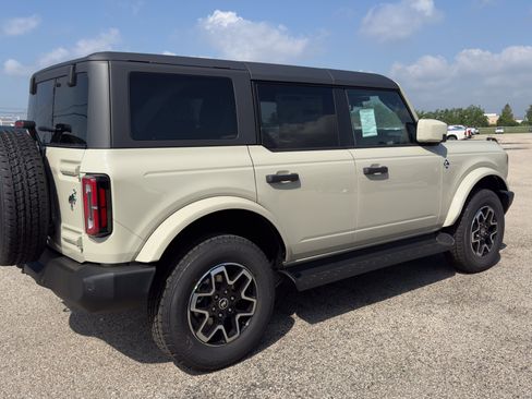 New 2026 Ford Bronco Outer Banks AWD/4WD image 3