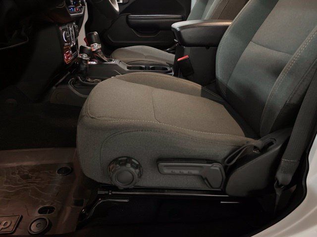 Used 2024 Jeep Wrangler Unlimited AWD/4WD image 66