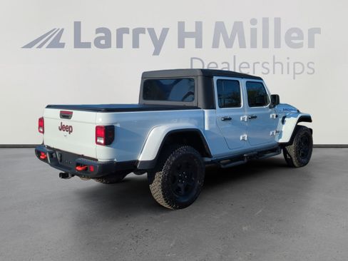 Used 2023 Jeep Gladiator Mojave w/ Cold Weather Group image 5