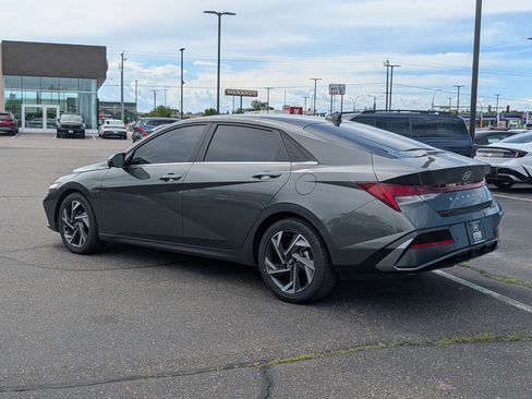 Certified 2024 Hyundai Elantra Limited FWD image 3