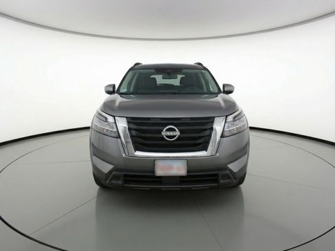 Used 2025 Nissan Pathfinder SV FWD image 2