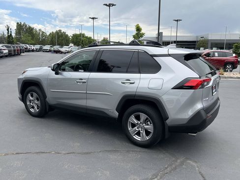 Used 2024 Toyota RAV4 XLE AWD/4WD image 11