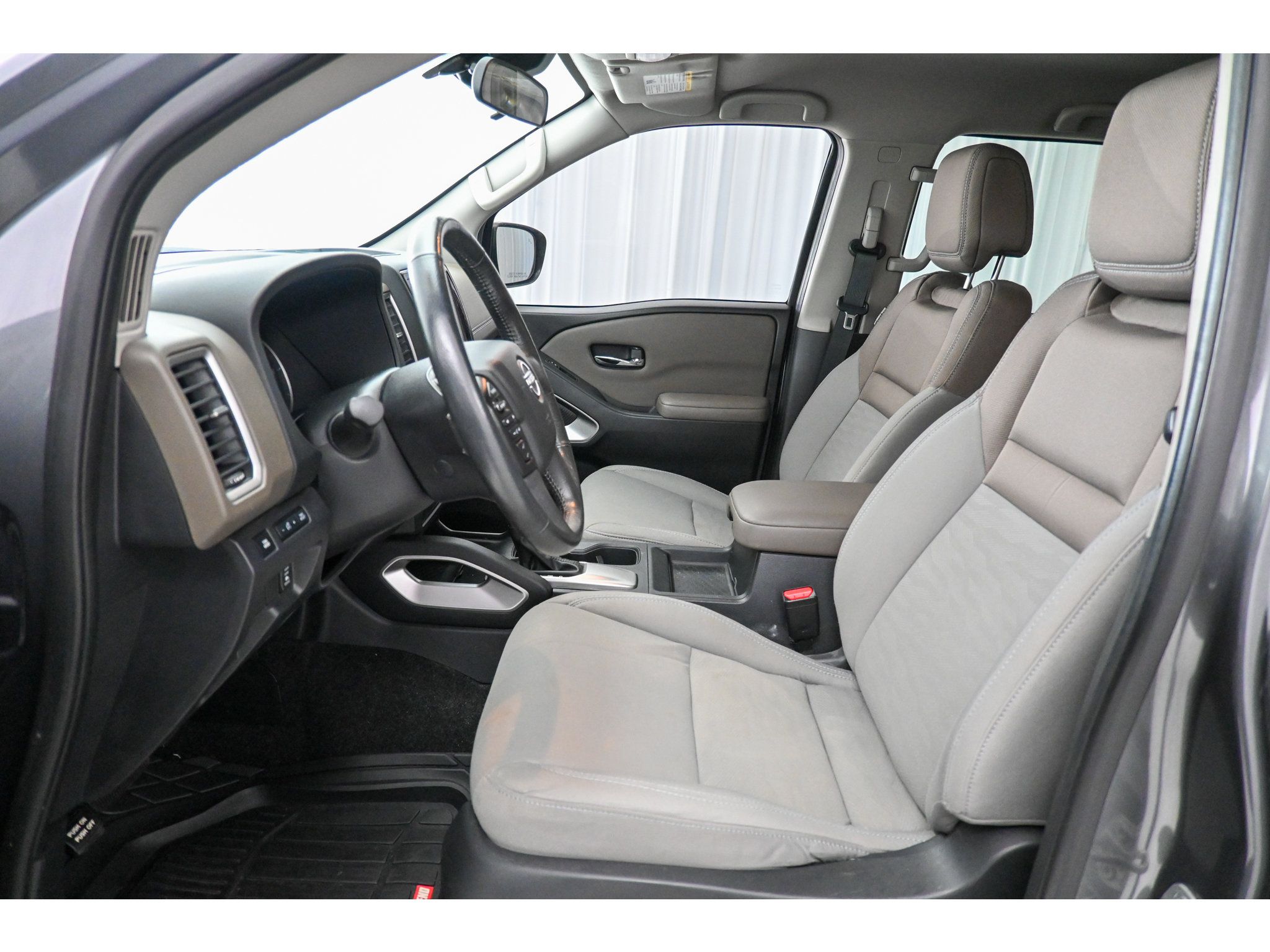 Used 2022 Nissan Frontier SV w/ Technology Package AWD/4WD image 11