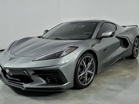 Used 2023 Chevrolet Corvette Stingray Preferred Cpe w/ Z51 Performance Package RWD image 4