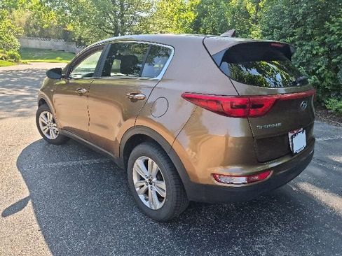 Used 2017 Kia Sportage LX AWD/4WD image 7