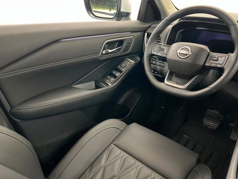 New 2026 Nissan Rogue Platinum AWD/4WD image 11