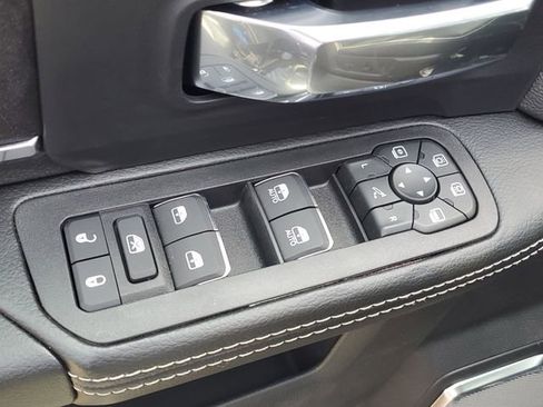 New 2026 RAM 2500 Laramie AWD/4WD image 16