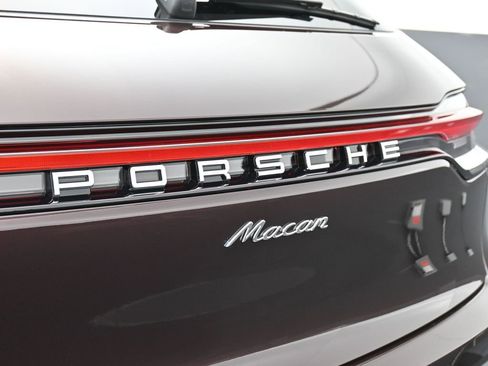 New 2026 Porsche Macan image 14
