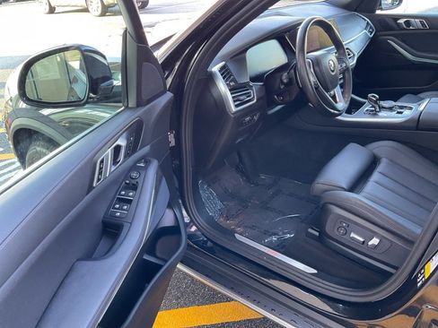 Used 2022 BMW X5 xDrive40i w/ Premium Package image 31