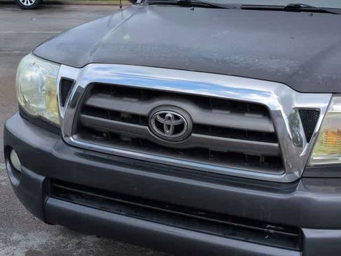 Used 2010 Toyota Tacoma PreRunner RWD image 12