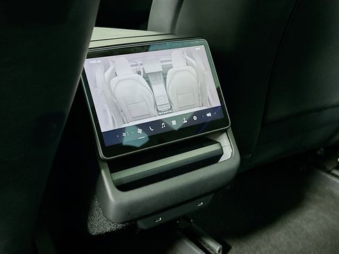 Used 2024 Tesla Model 3 Long Range RWD image 25