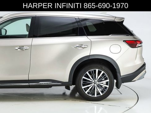 Used 2023 INFINITI QX60 Sensory w/ Vision Package AWD/4WD image 44