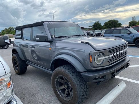 Used 2021 Ford Bronco Badlands AWD/4WD image 3