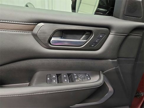 Used 2025 Nissan Armada Platinum image 27