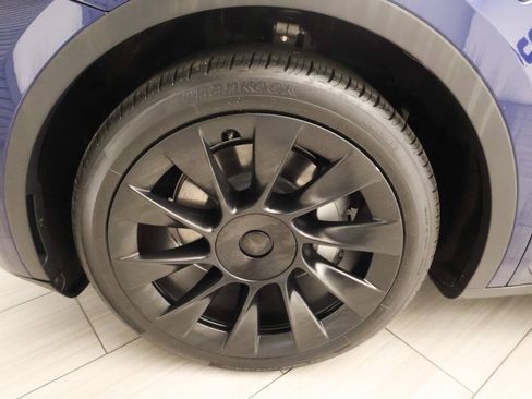 Used 2022 Tesla Model Y Long Range AWD/4WD image 10