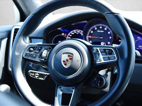 Used 2023 Porsche Cayenne Turbo AWD/4WD image 23