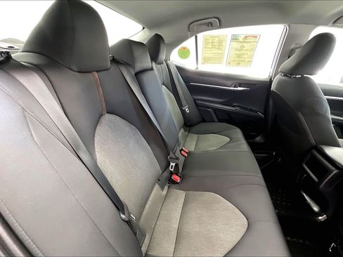 Used 2019 Toyota Camry LE FWD image 14