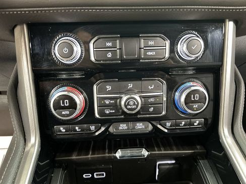 Used 2023 GMC Yukon Denali w/ Denali Reserve Package AWD/4WD image 17
