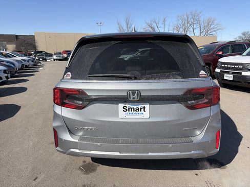 Certified 2025 Honda Odyssey Touring image 5