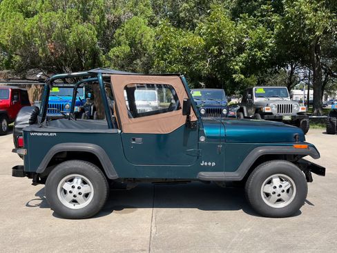 Used 1995 Jeep Wrangler S image 10
