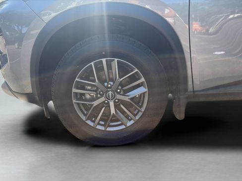Used 2023 Nissan Rogue S FWD image 27