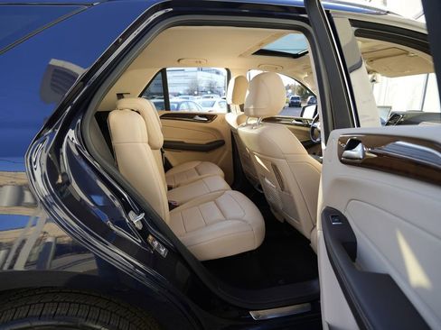 Used 2017 Mercedes-Benz GLE 400 4MATIC image 31