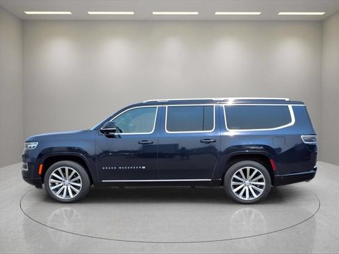 Used 2023 Jeep Grand Wagoneer L Series II AWD/4WD image 4
