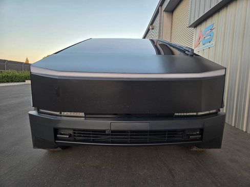 Used 2024 Tesla Cybertruck AWD Crew Cab image 16