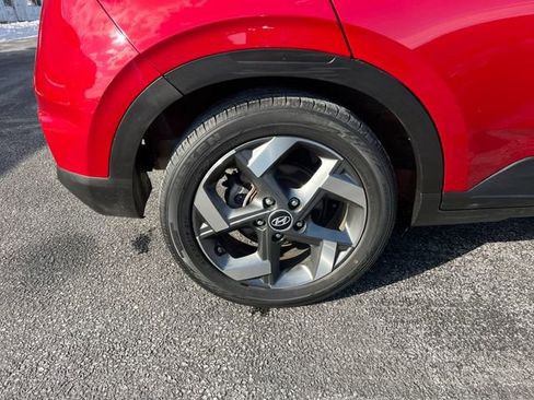 Used 2023 Hyundai Venue SEL image 13