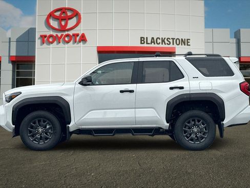 Certified 2025 Toyota 4Runner SR5 image 6