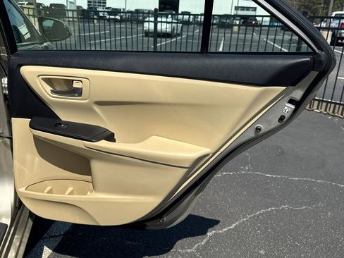 Used 2016 Toyota Camry LE image 17