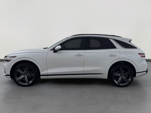 Used 2025 Genesis GV70 2.5T w/ Sport Prestige Package AWD/4WD image 2