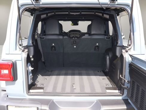 Used 2025 Jeep Wrangler Unlimited Rubicon AWD/4WD image 15