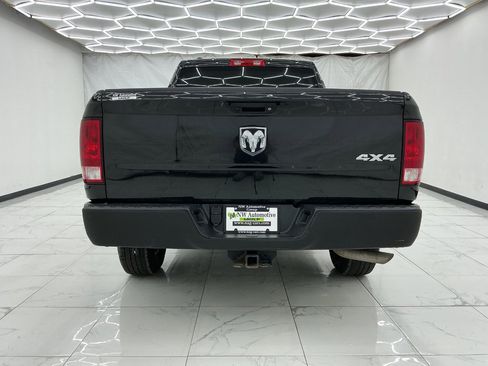 Used 2018 RAM 1500 Express AWD/4WD image 11