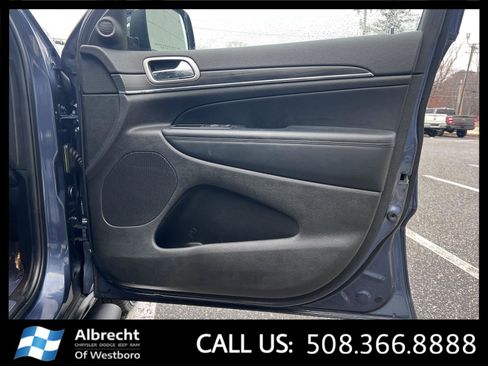 Used 2021 Jeep Grand Cherokee Limited w/ Sun & Sound Group image 21