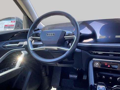 Used 2025 Audi Q5 Premium AWD/4WD image 6