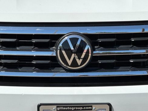 Used 2021 Volkswagen Atlas SE w/ Panoramic Sunroof Package FWD image 39