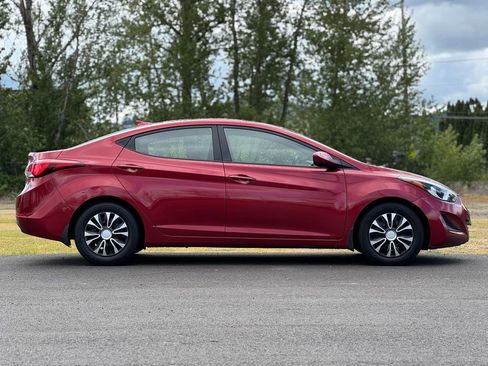 Used 2016 Hyundai Elantra SE FWD image 8