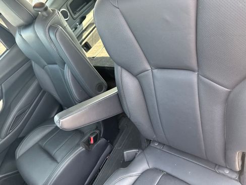 Used 2019 Subaru Ascent Limited AWD/4WD image 16