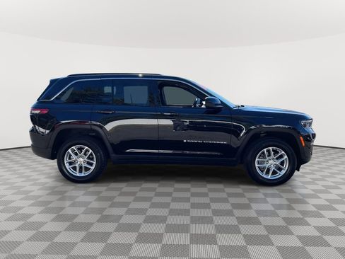 Used 2025 Jeep Grand Cherokee Laredo X image 9