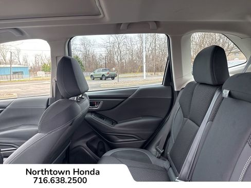 Used 2022 Subaru Forester Premium image 19