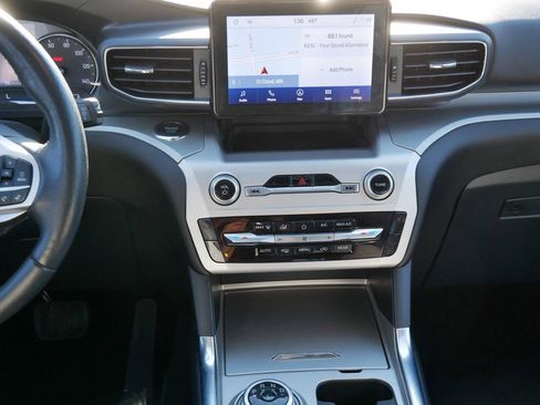 Certified 2022 Ford Explorer XLT w/ Equipment Group 202A image 17