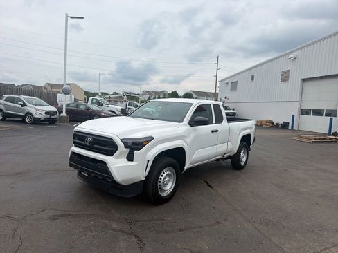 Used 2024 Toyota Tacoma SR RWD image 3