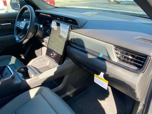 New 2026 GMC Terrain AT4 w/ LPO, Floor Liner Package image 27