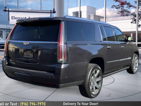 Used 2017 Cadillac Escalade ESV Premium Luxury AWD/4WD image 5