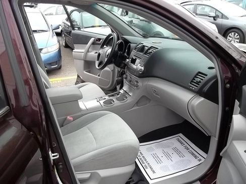 Used 2012 Toyota Highlander SE image 11