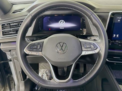 Used 2025 Volkswagen Atlas Cross Sport SEL image 14