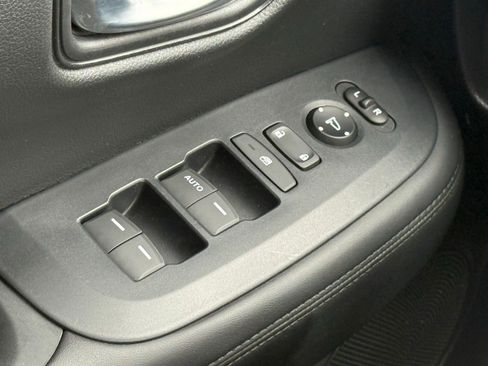 Used 2024 Honda HR-V LX image 35